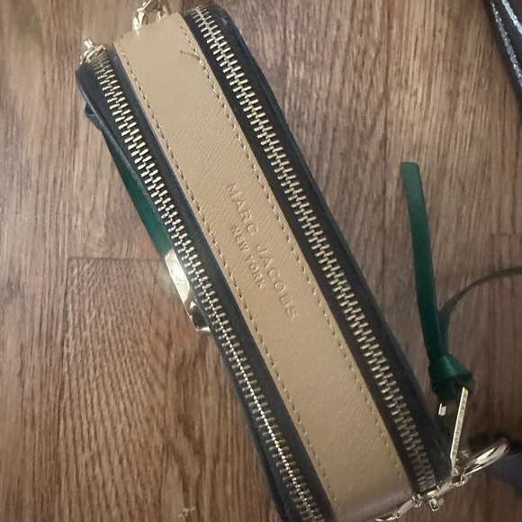 Marc Jacobs Green Crossbody Bag with Gold Accents - Picture 5 of 8